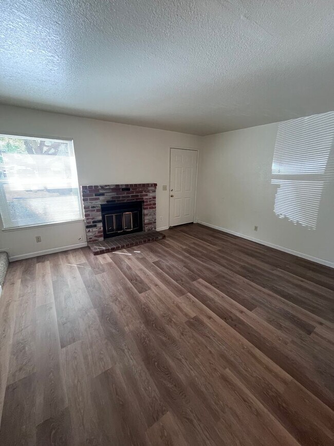 Foto del edificio - NICE CONDO FOR RENT IN ROSEMONT AT COBBLESTONE GLEN III