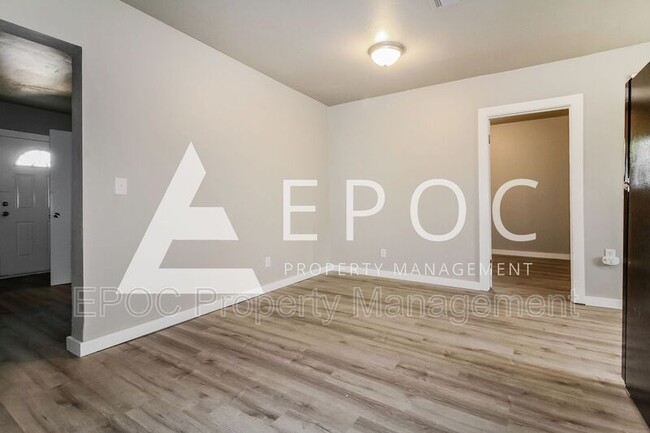 Foto del edificio - 816 NE 28th St