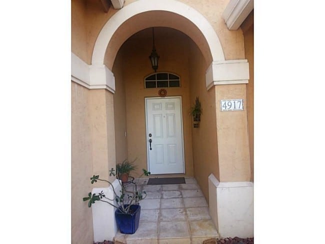 Building Photo - 4917 SW 136th Ter