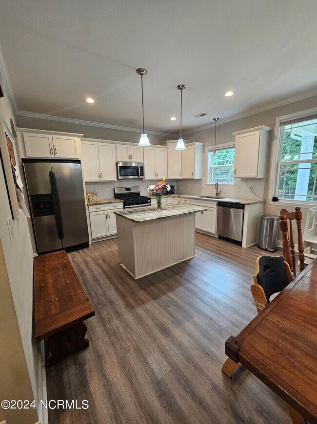 Building Photo - 112 Kings Harbor Dr