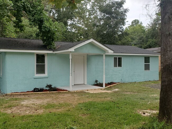 Building Photo - 155 Circle Dr