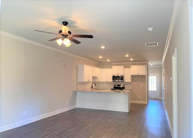 Building Photo - 156 orchard reserve dr