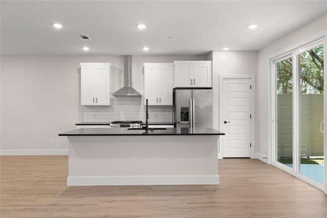 Building Photo - 5514 Mobeetie Lp
