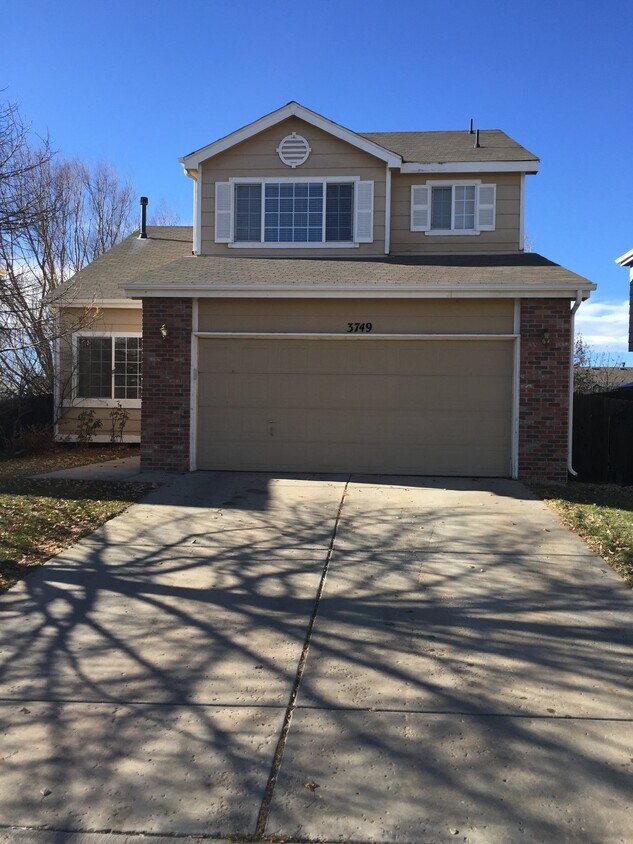 Building Photo - Four Bedroom house with Loft For Rent
