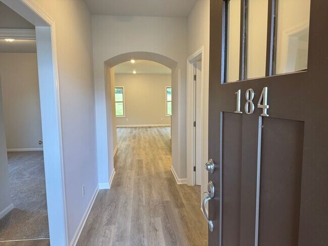 Foto del edificio - New construction home with move in special!