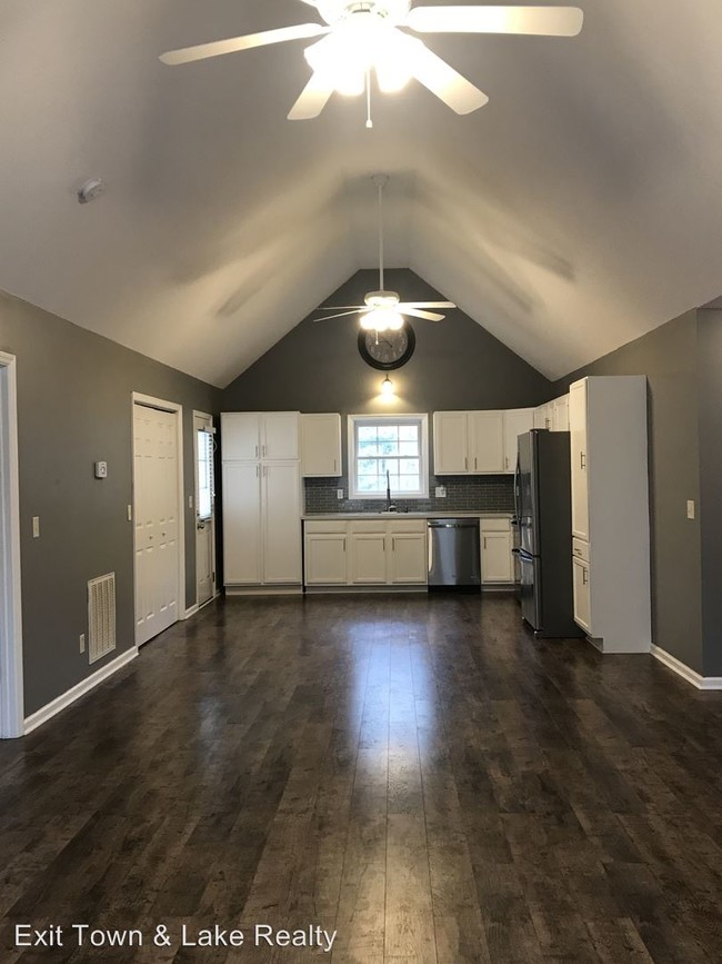 Building Photo - 549 Anchor Dr