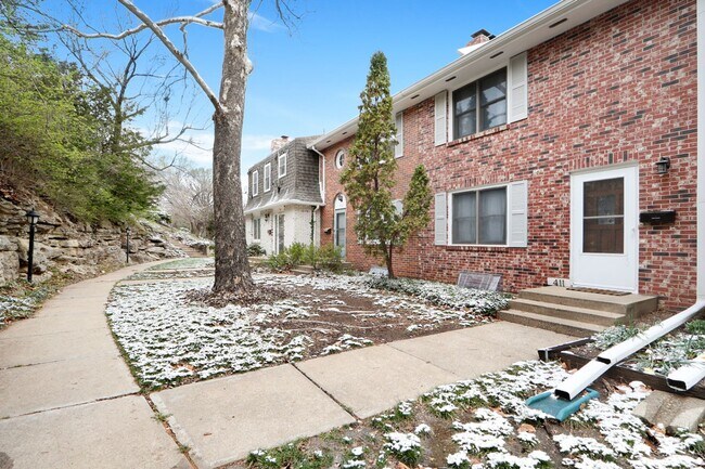 Building Photo - Discover Your Dream Home in Manhattan, KS!