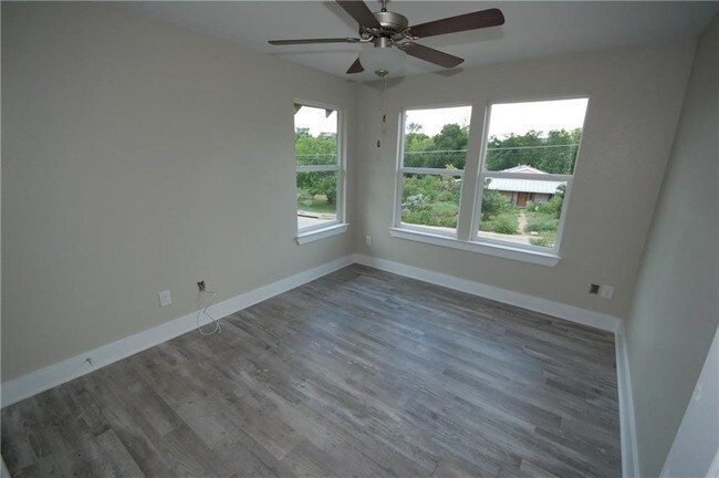 Building Photo - Spring Street Townhomes