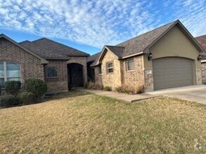 Building Photo - 365 Southlake Dr