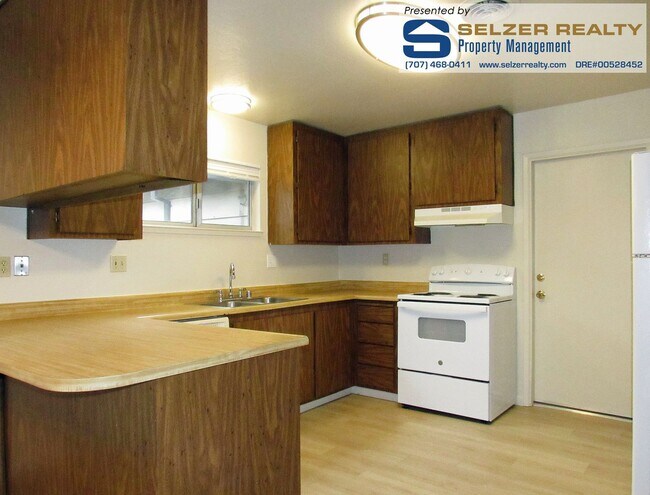 Foto del edificio - 340-344 El Rio Ct