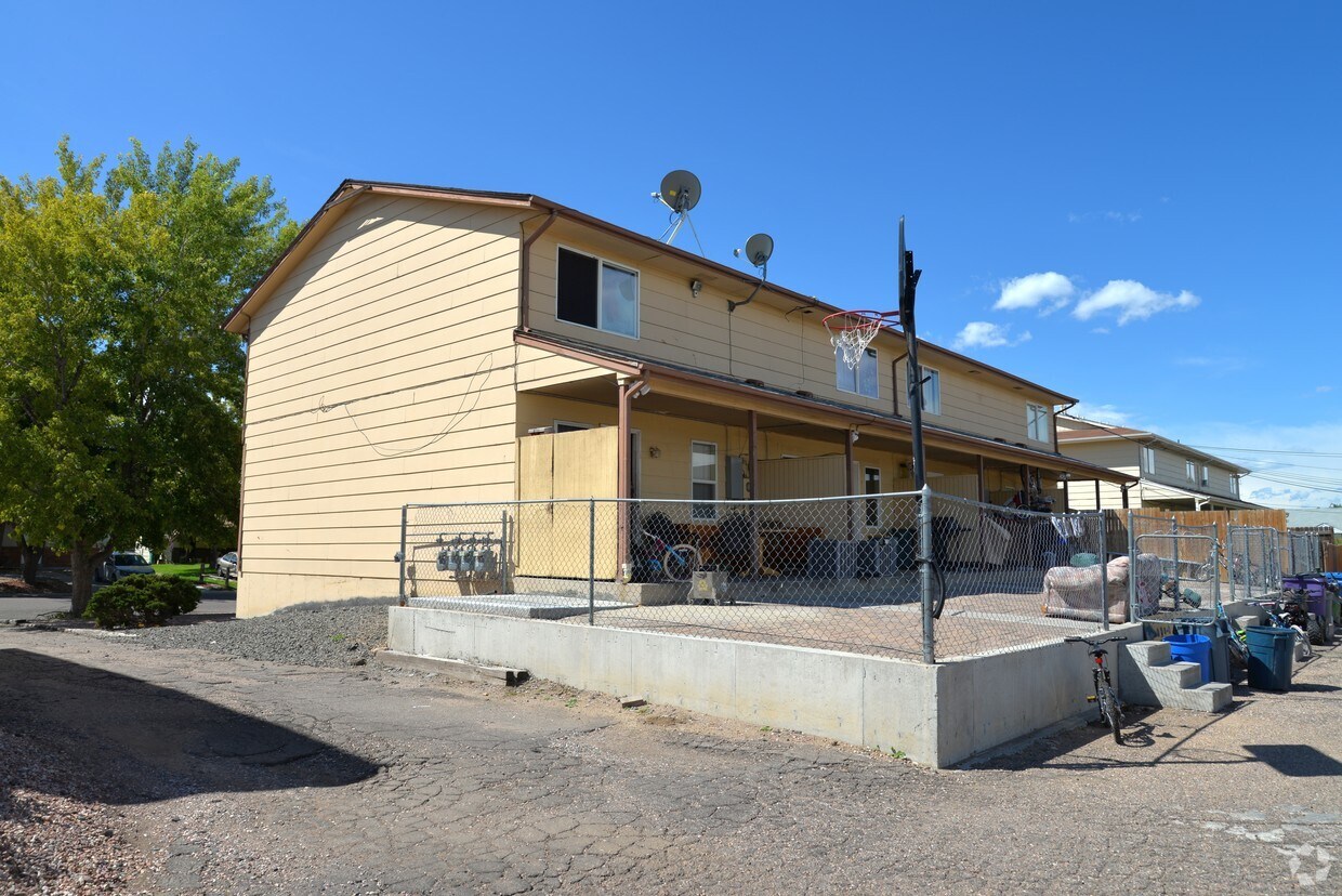 Foto del edificio - 16525-165 E 13th Ave