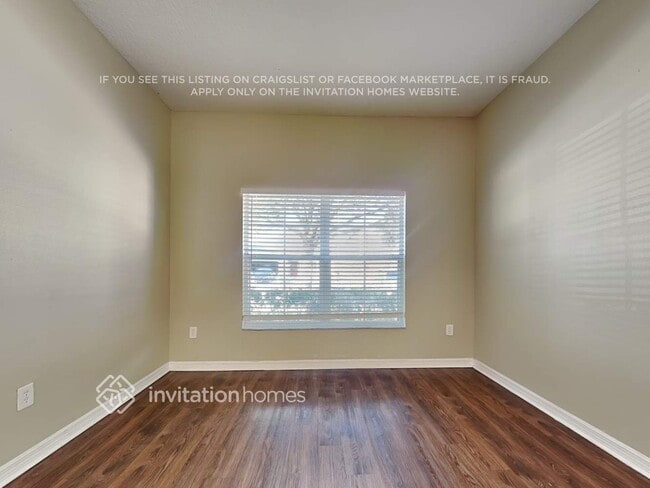 Building Photo - 11250 Creek Haven Dr