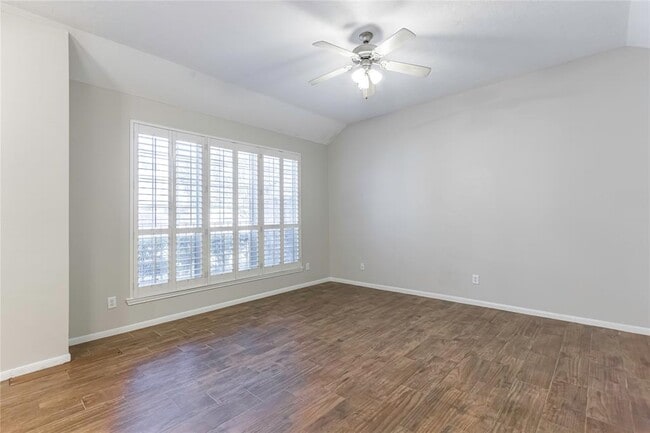 Building Photo - 725 Cedarwood Dr