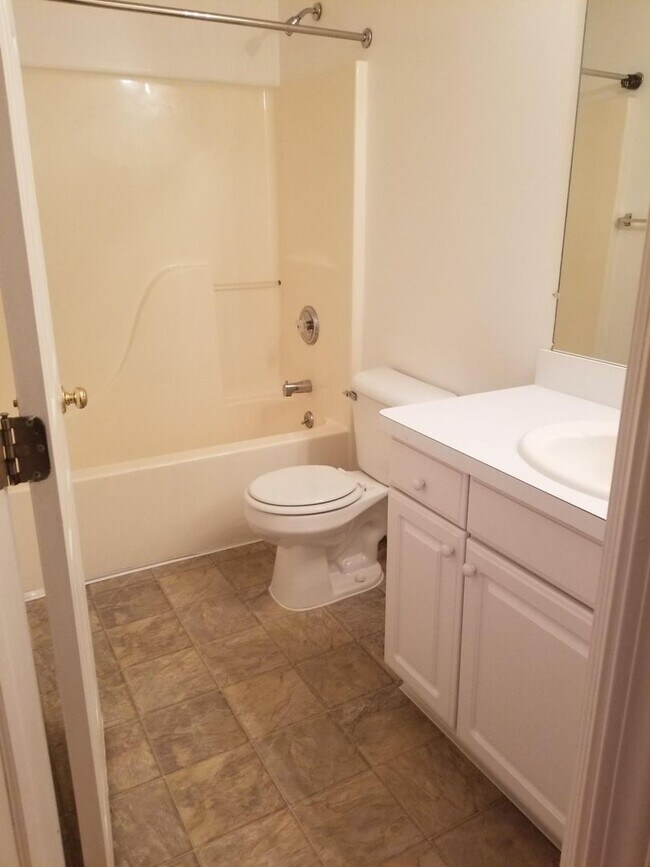 Foto del edificio - 3520 Meadow grove Trail Beautiful 2 Bedroo...