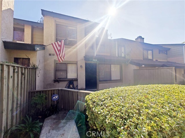 Foto del edificio - 3839 Mahogany St