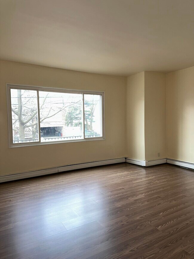 Foto del edificio - 31 Lincoln Pkwy