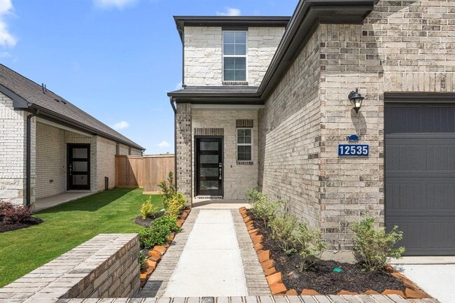 Building Photo - 12535 Llano Estacado Dr