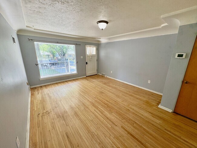Foto del edificio - 4 Bedroom 2 Bathroom house