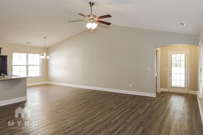 Building Photo - 201 Bermuda Lakes Dr