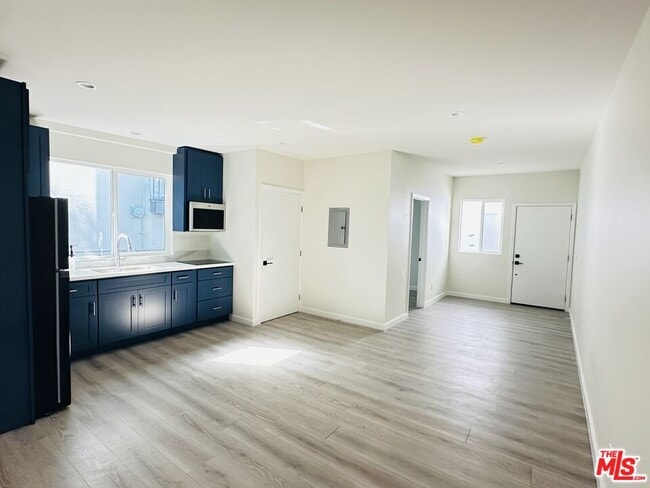 Foto del edificio - 6224 3/4-6228 De Longpre Ave