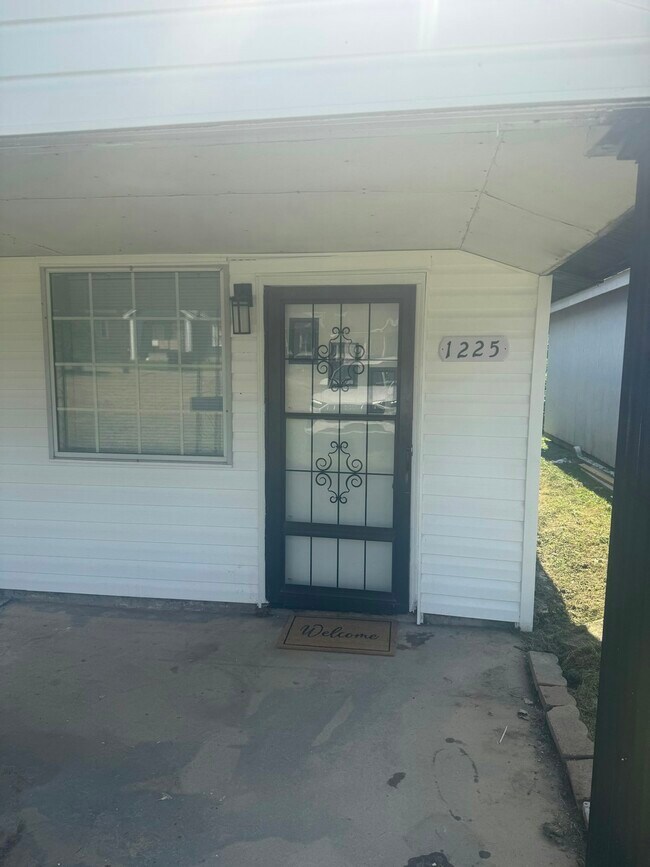 Foto del edificio - 1225 Buckley Ave