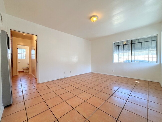 Building Photo - 645 S Bonnie Beach Pl