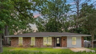 Building Photo - 2063 Columbus Cir