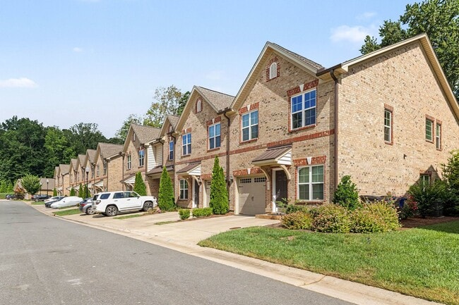 Building Photo - 846 Silver Leaf Dr