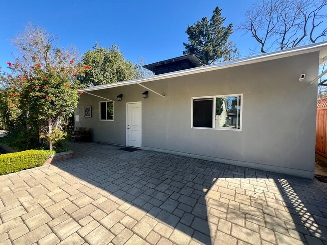 Building Photo - 13090 Heath St