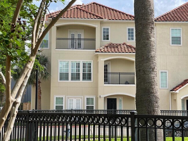 Foto del edificio - 7123 Windwater Pkwy N
