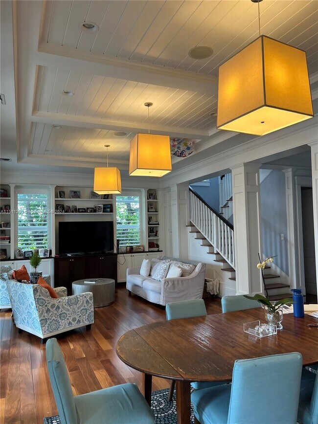Foto del edificio - 475 Hampton Ln