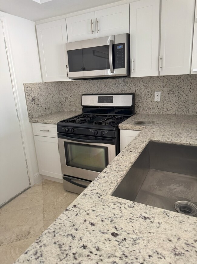 Kitchen - 7803 SW 88th St