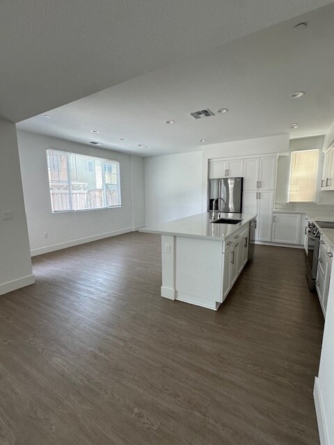 Foto del edificio - 2657 Amora Cir