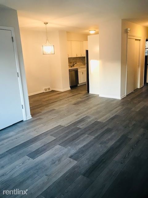 Building Photo - 2 br, 1 bath Duplex - 2743 Cranston Road 1