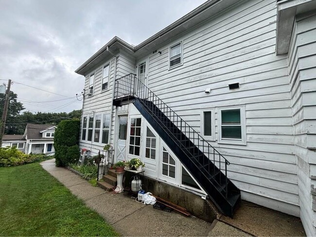 Building Photo - 46 Ferris Pl