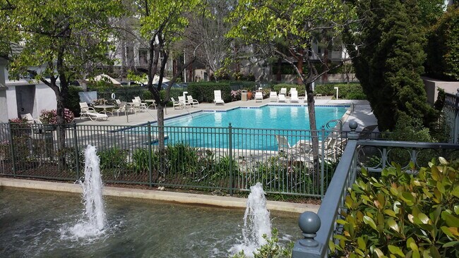 Foto del edificio - 450 Navaro Way