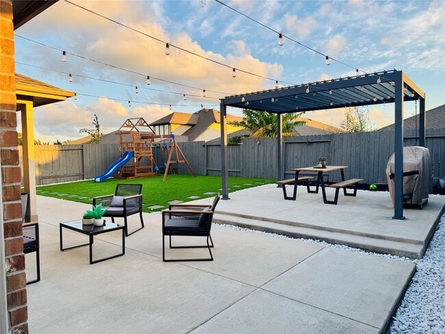 Building Photo - 18227 Grayson Blf Wy