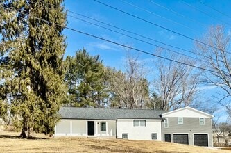 Building Photo - 1070 Hightop Rd