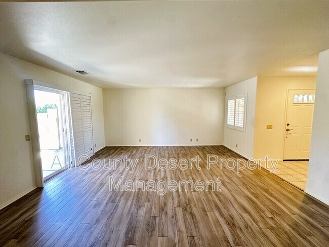 Foto del edificio - 45362 Sunset Ln