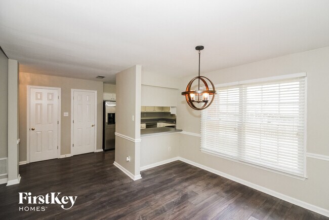 Building Photo - 4447 Boone Manor Dr
