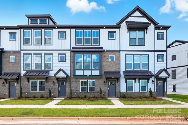 Building Photo - 3210 Stelfox St