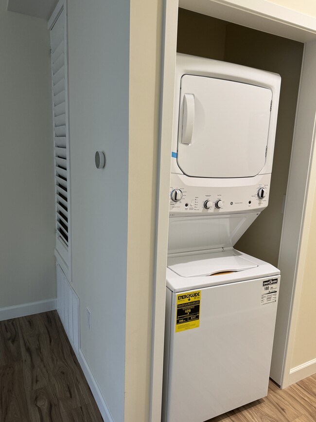 Washer and dryer - 643 N Fairview St