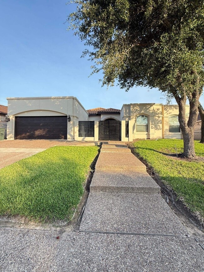Foto del edificio - 3811 Sandcliff Dr