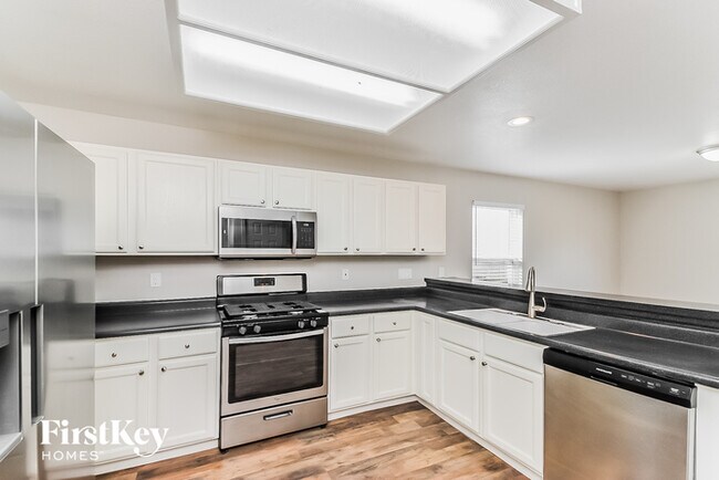 Foto del edificio - 942 Square Dance Ln