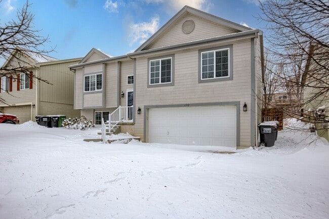 Building Photo - 3 Bedroom Close To Standing Bear Lake!!