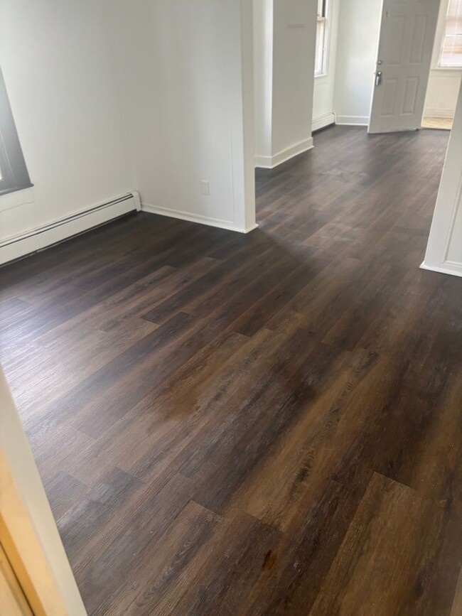 Building Photo - 36 2nd St