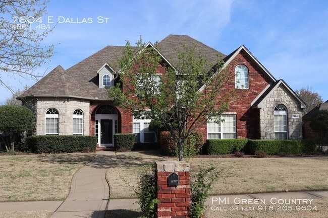 Foto del edificio - 7804 E DALLAS ST - LOCHMERE AT FORREST RIDGE