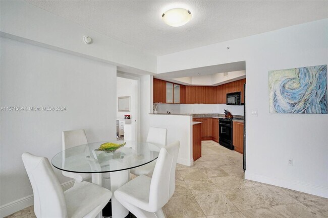 Foto del edificio - 16699 Collins Ave