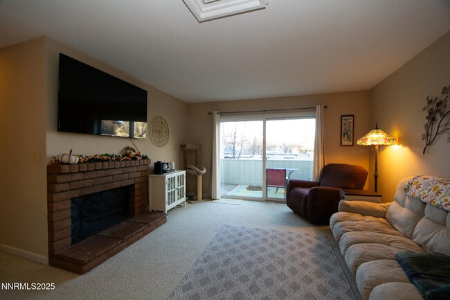 Foto del edificio - 2127 Roundhouse Rd