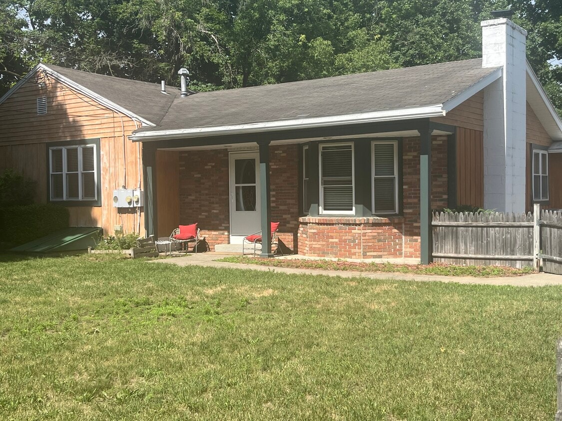 Primary Photo - Large Affordable 3-Bed 3-Bath with Yard